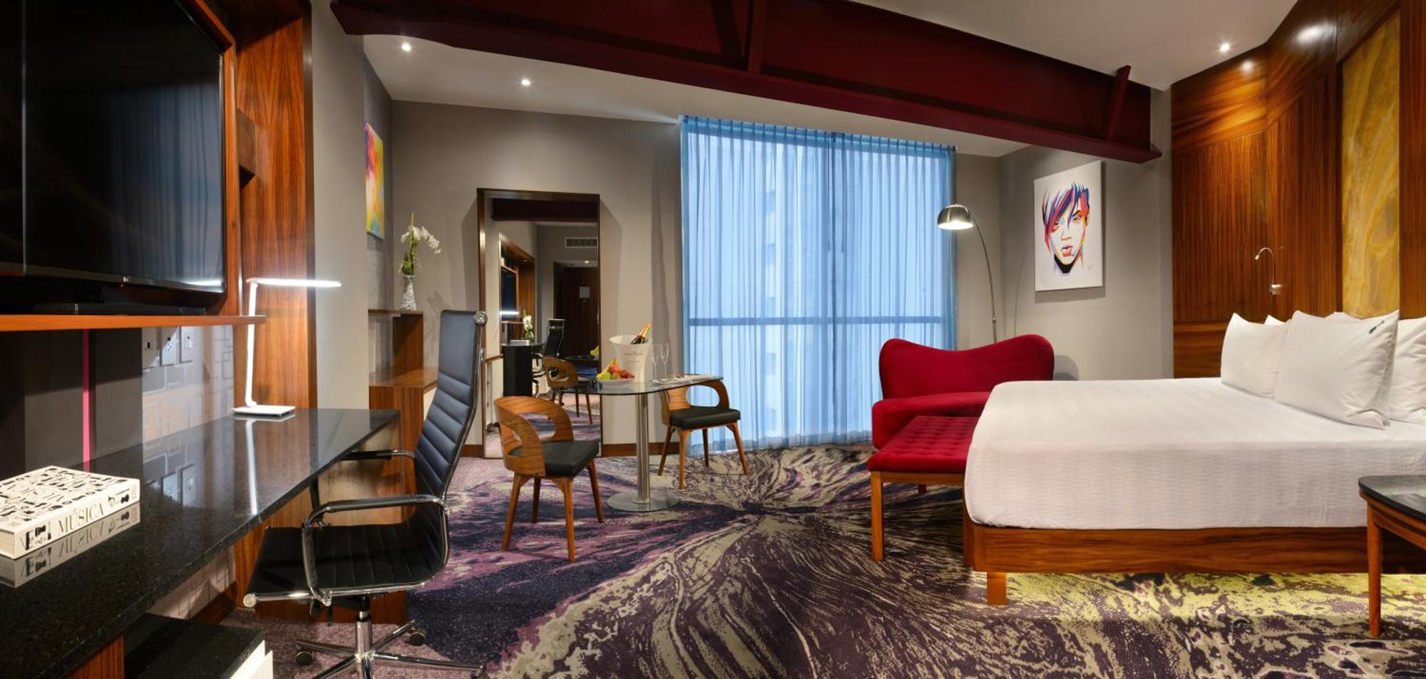 Deluxe King Room