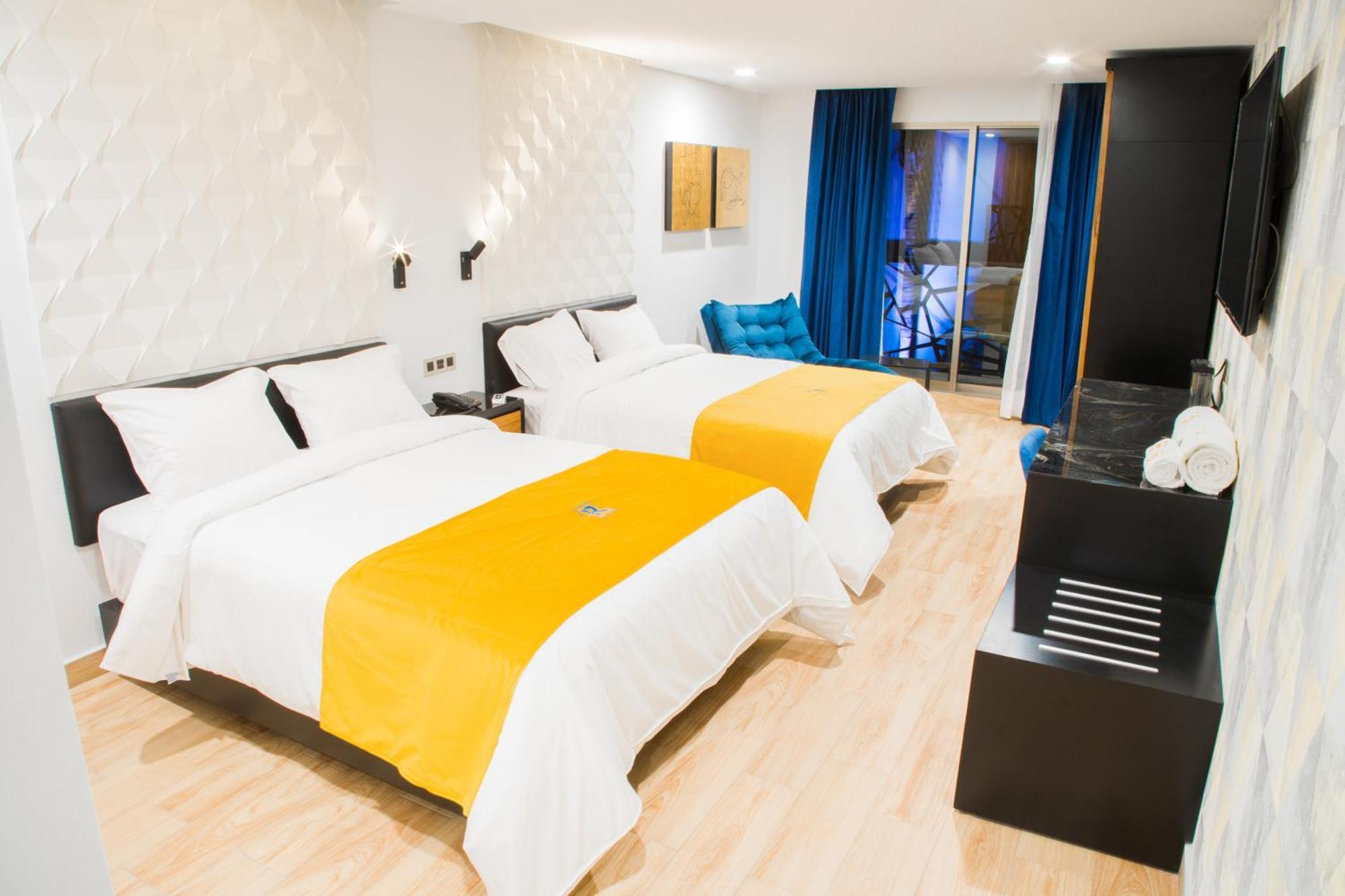 Deluxe Queen Suite