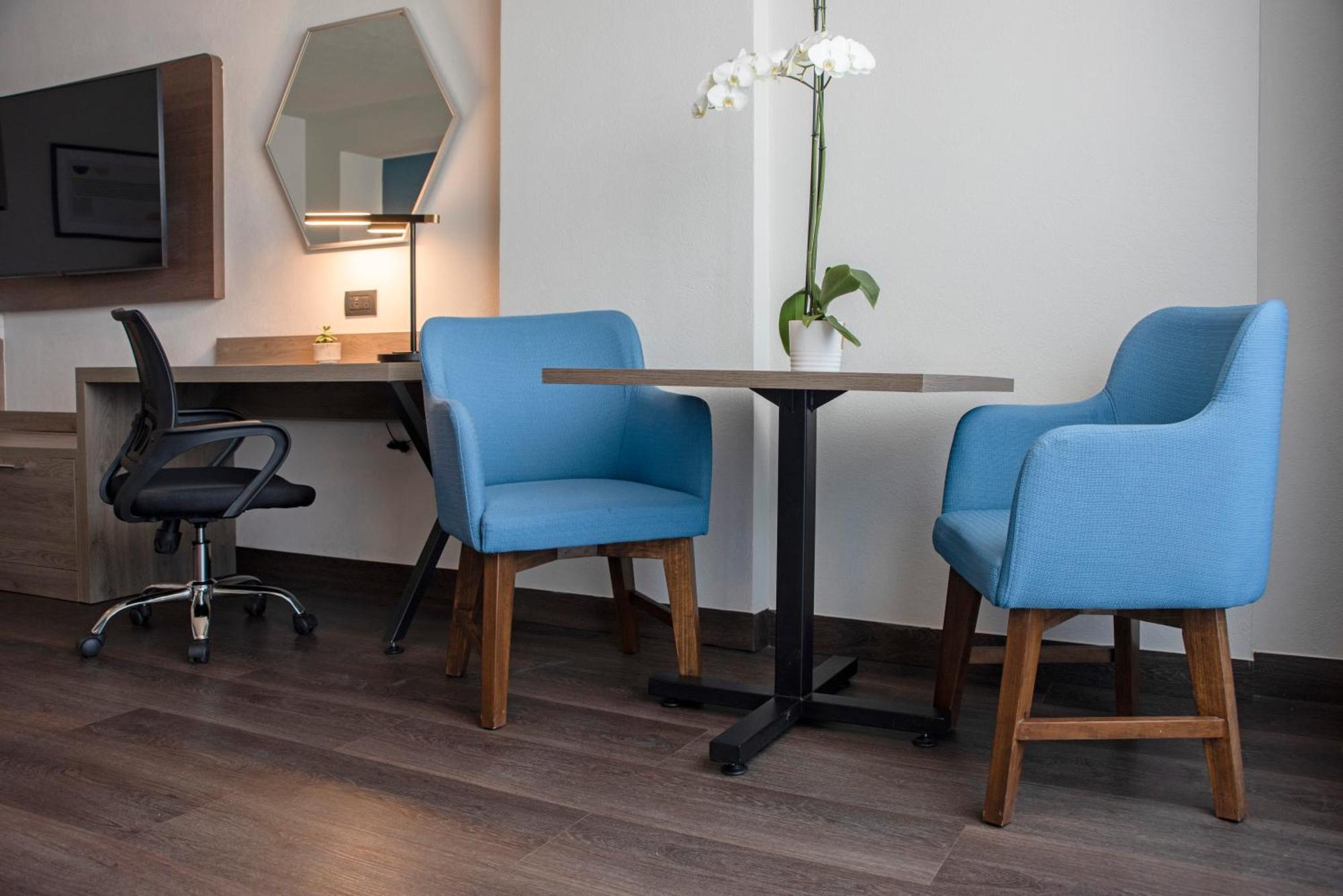 King Suite with Balcony,1680584002:JPEG