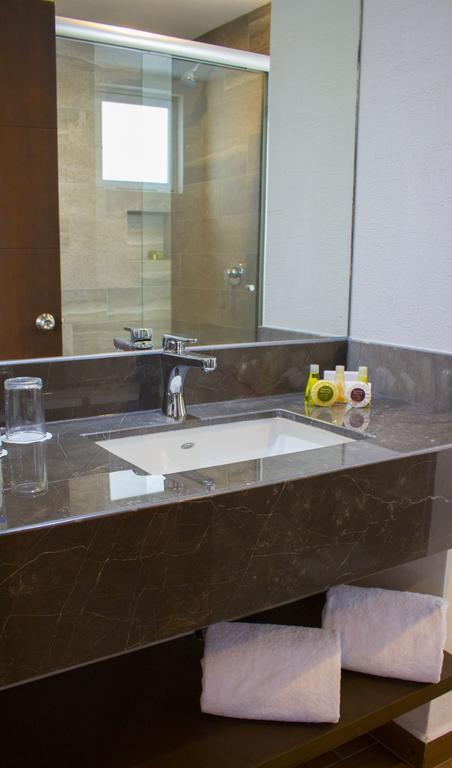 Standard King Room,435030759:JPEG