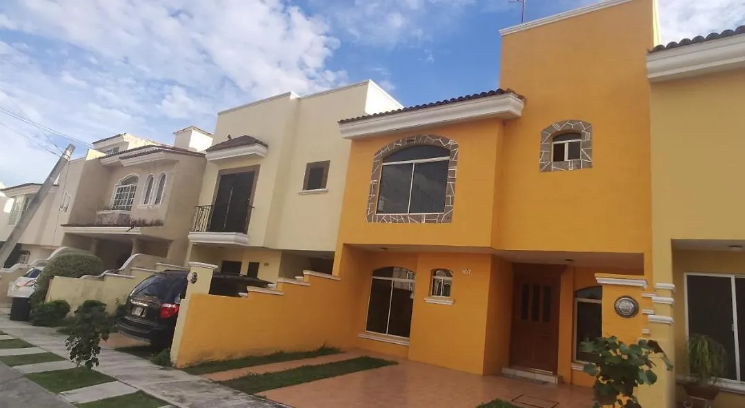 Hermosa Casa En Coto Residencial De Dos Pisos-1