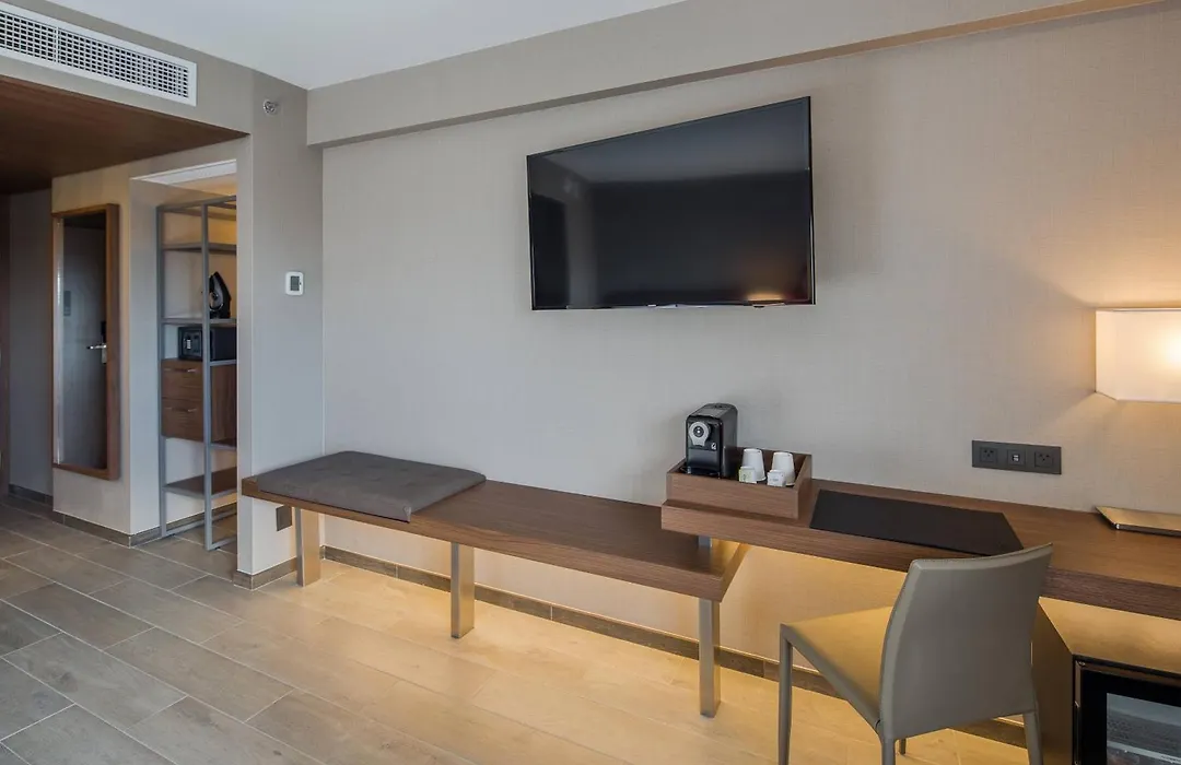 AC Hotel by Marriott Guadalajara Expo-1