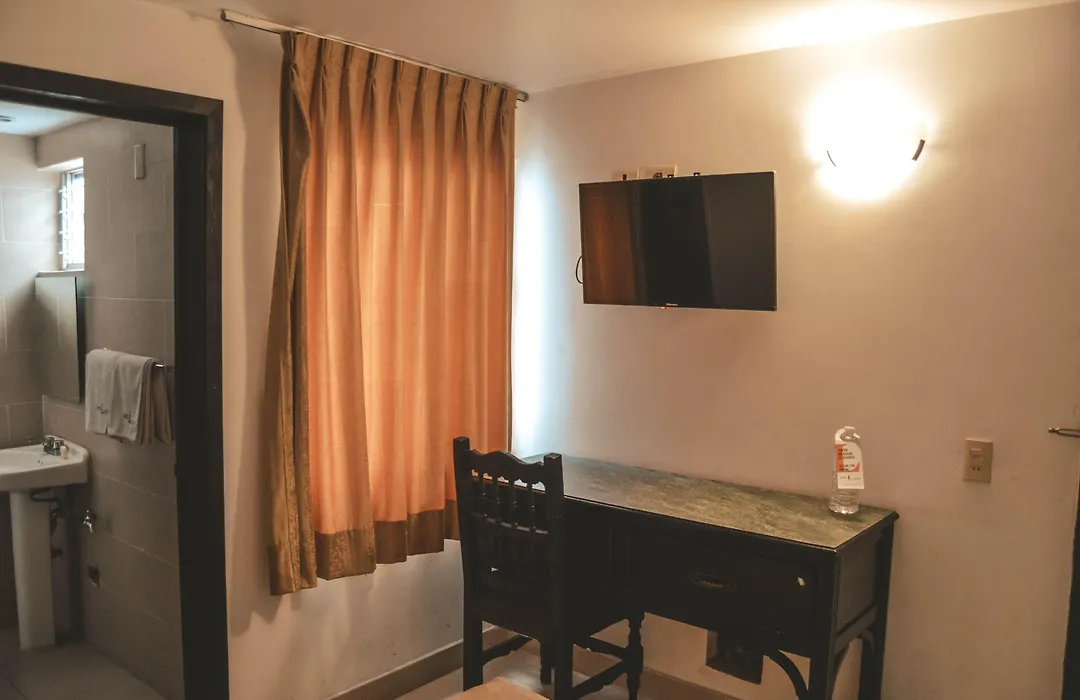 Hotel Latino-1