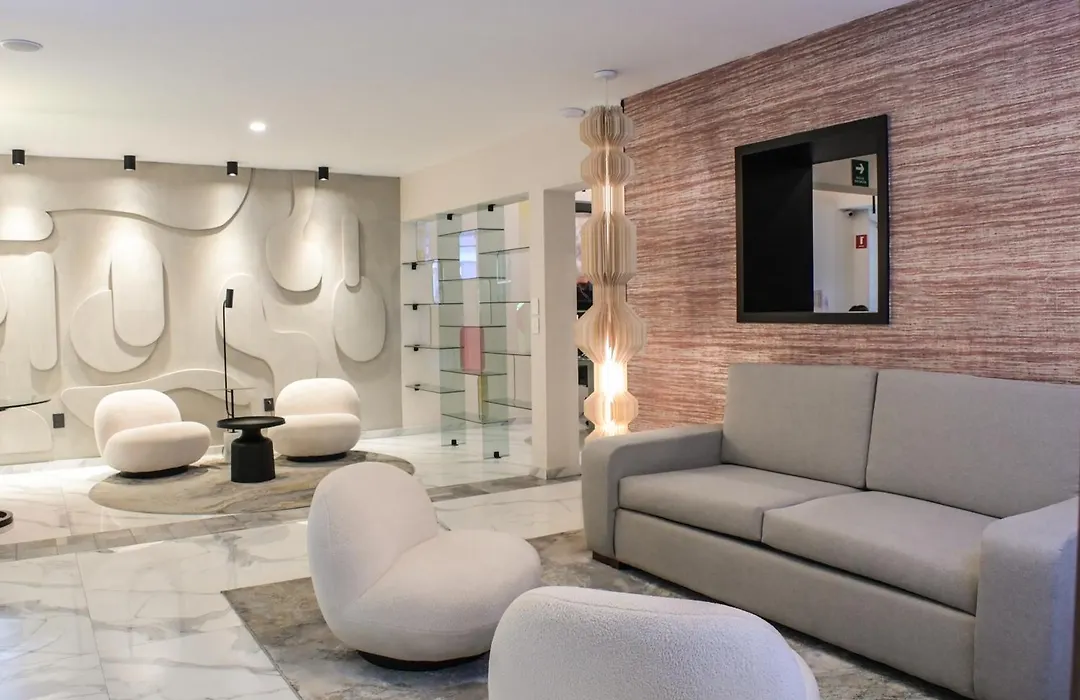 Expo Satelite 2750 Hotel & Suites-1