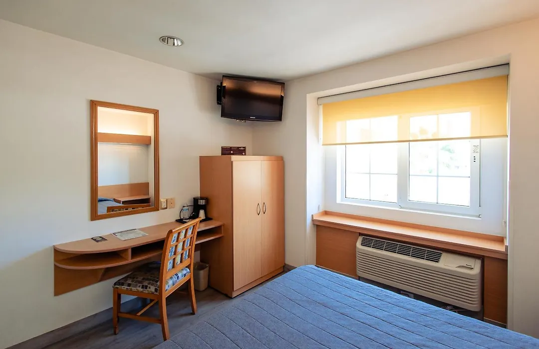 Hotel Intercity Zapopan-1