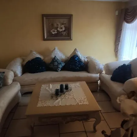 Hermosa Casa En Coto Residencial De Dos Pisos-3
