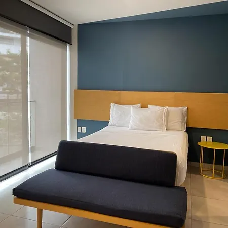 Livup Suites En Zona Iteso-3