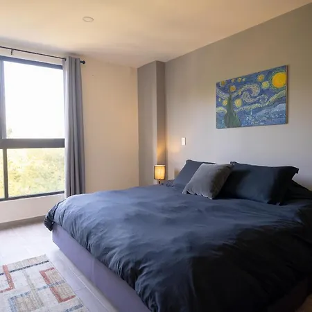 Beautiful King Size Bed Apartment-2