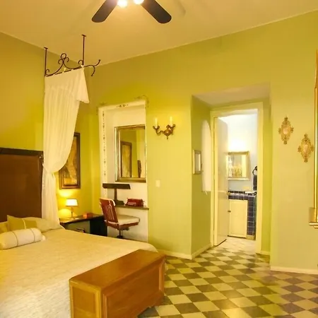 Trocadero Suites-3