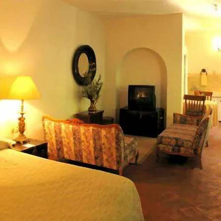 Trocadero Suites-2