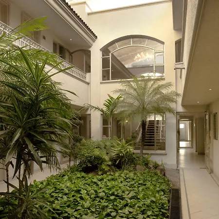 Hotel & Suites Quinta Magna-2
